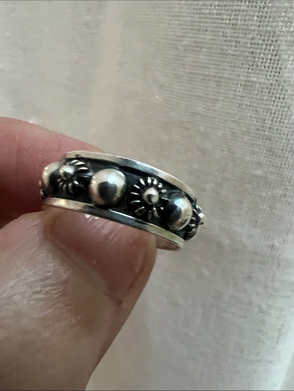 Sterling Silver Floral/sun Dot Band Ring - Size 5